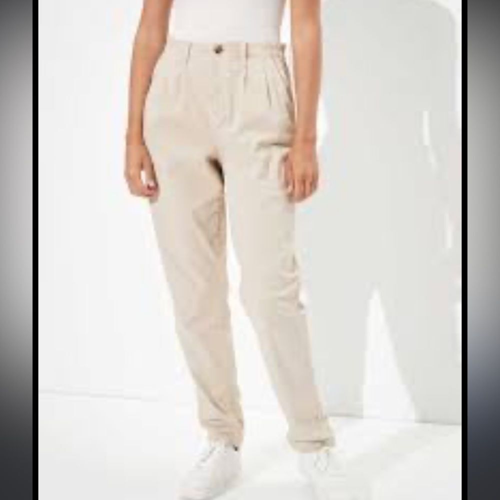 American Eagle size 4 cream tan mom Paperbag pants school uniform neutral
